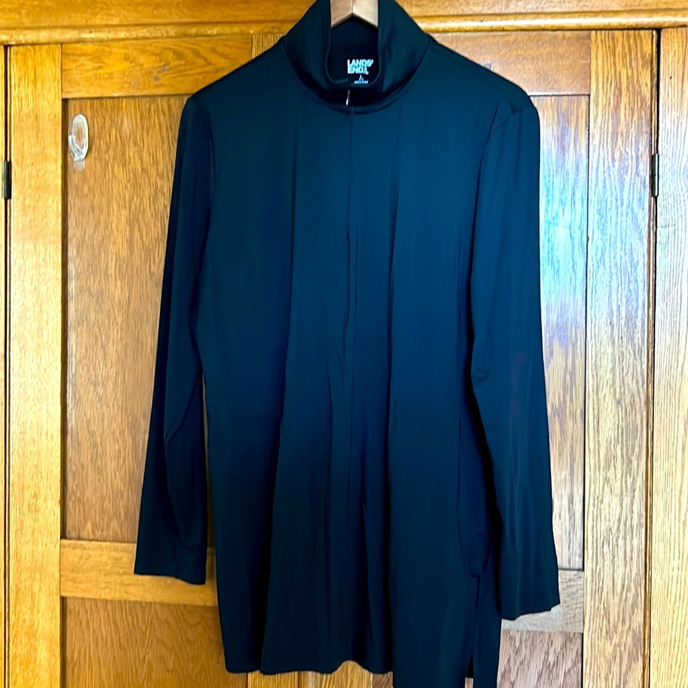 Landsend stretchy turneck style top, quarter zip. Great condition. 2 pockets L